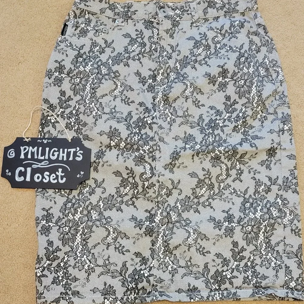 Karen Kane In-style Skirt Size 10 White with Black Floral Lace Pattern